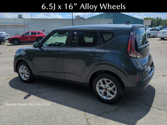 Used 2025 Kia Soul LX w/ LX Technology Package FWD image 7