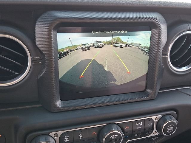 Used 2023 Jeep Wrangler Unlimited Sahara w/ Cold Weather Group image 18