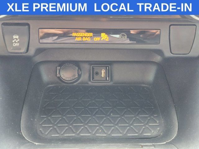 Used 2019 Toyota RAV4 XLE Premium FWD image 19