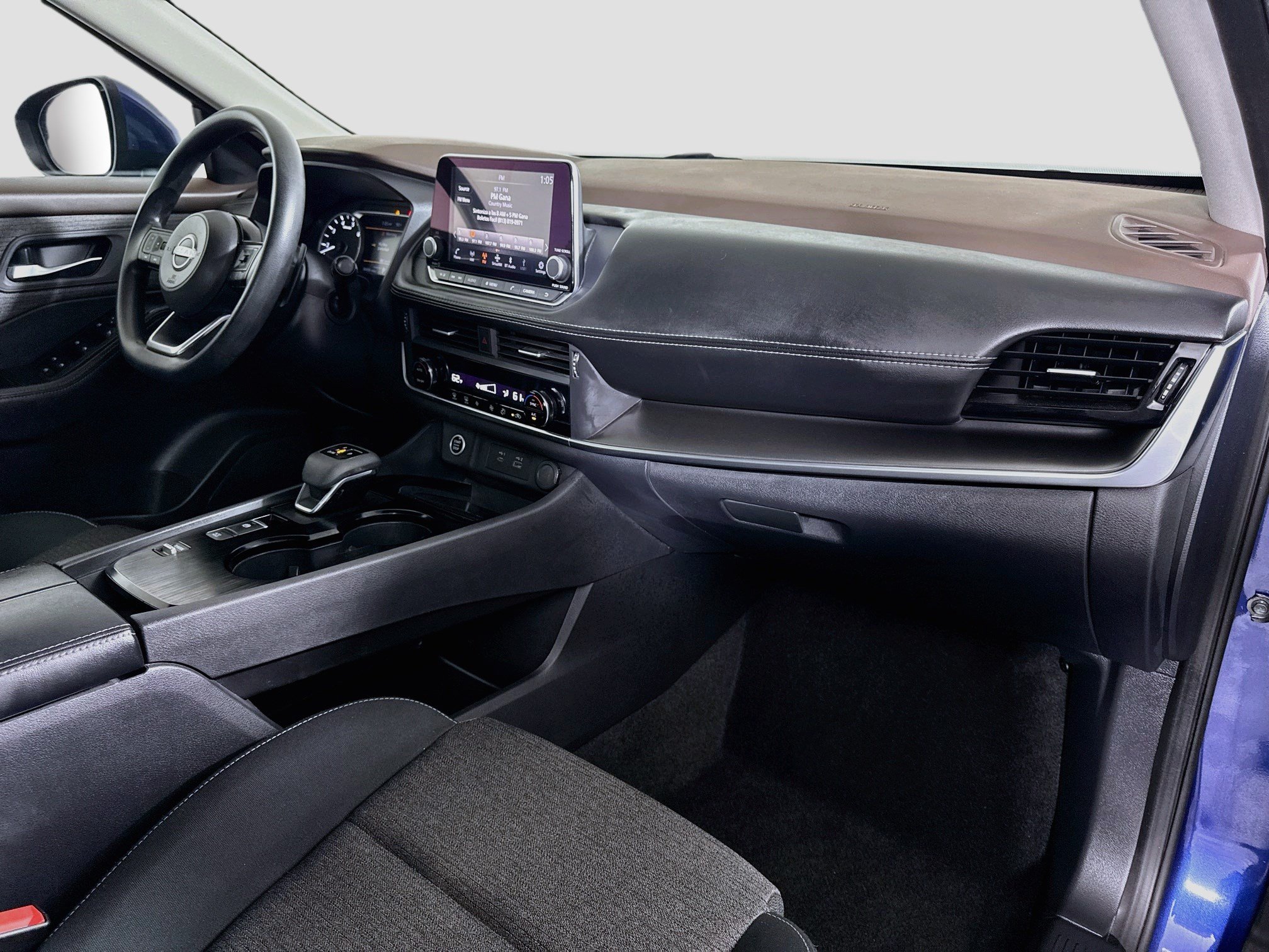 Used 2023 Nissan Rogue SV FWD image 30