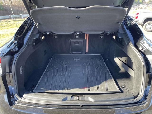 Used 2021 Maserati Levante image 10