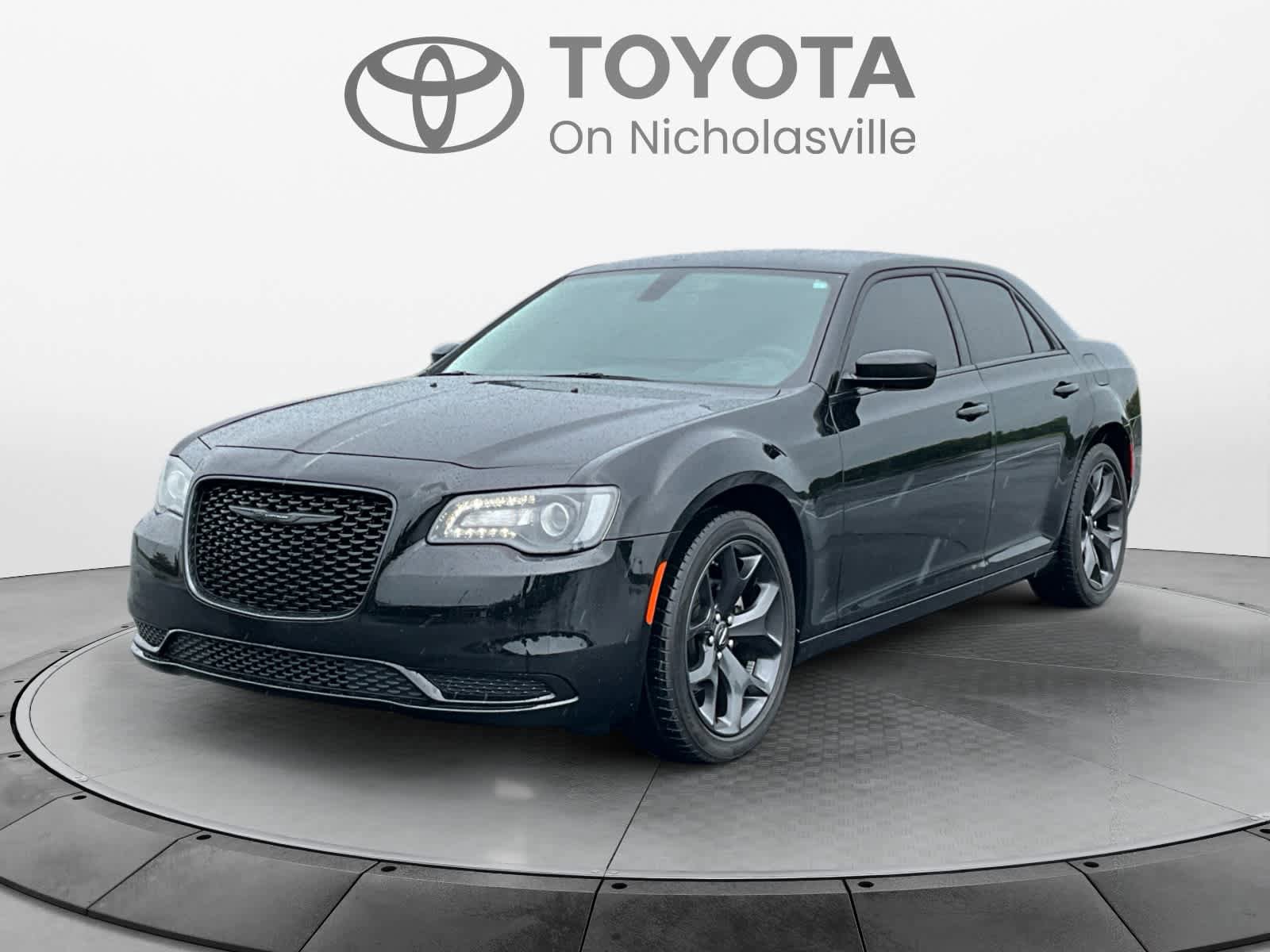 Used 2023 Chrysler 300 Touring w/ Sport Appearance Package RWD image 1