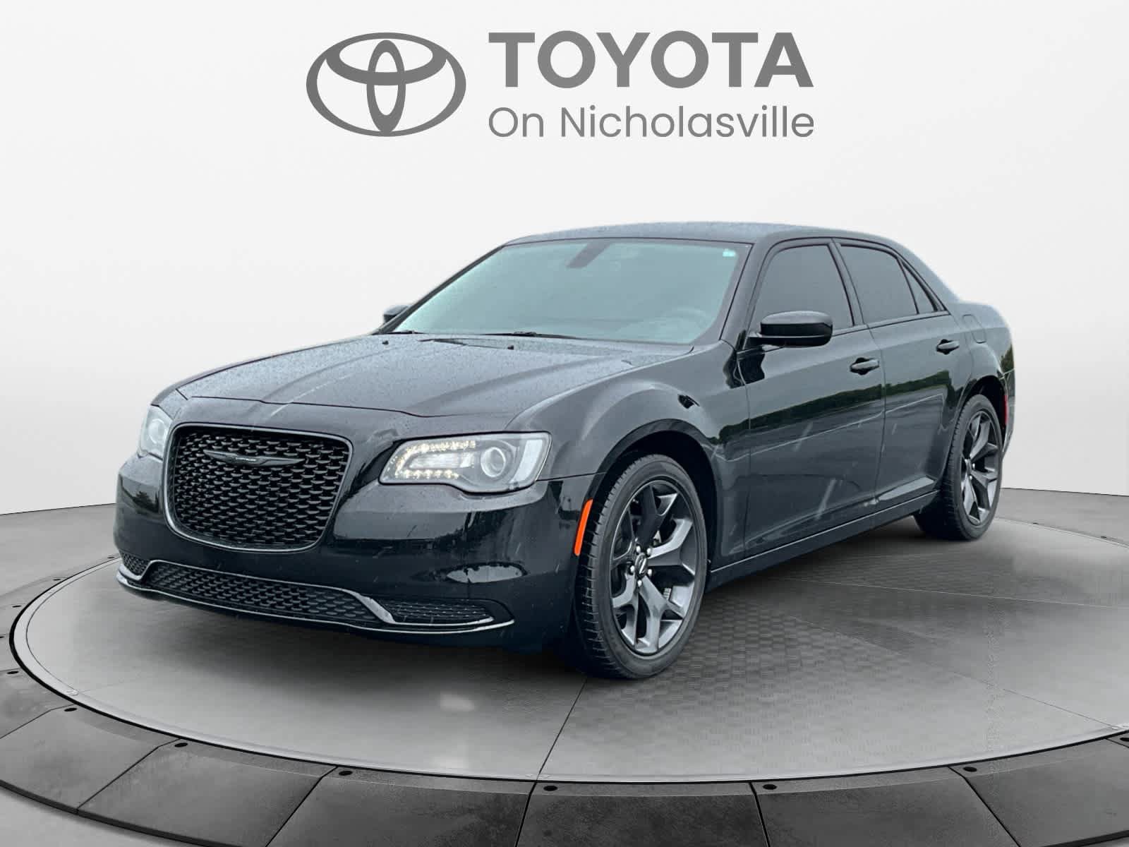 Used 2023 Chrysler 300 Touring w/ Sport Appearance Package RWD video 1