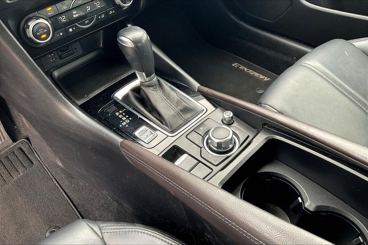 Used 2017 MAZDA MAZDA3 Touring image 13