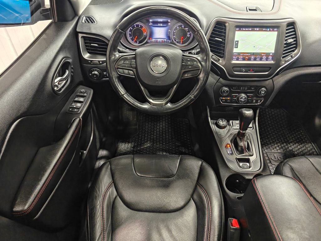 Used 2020 Jeep Cherokee Trailhawk image 4