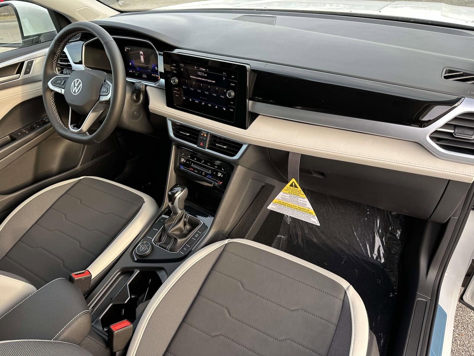 New 2026 Volkswagen Taos SE image 12