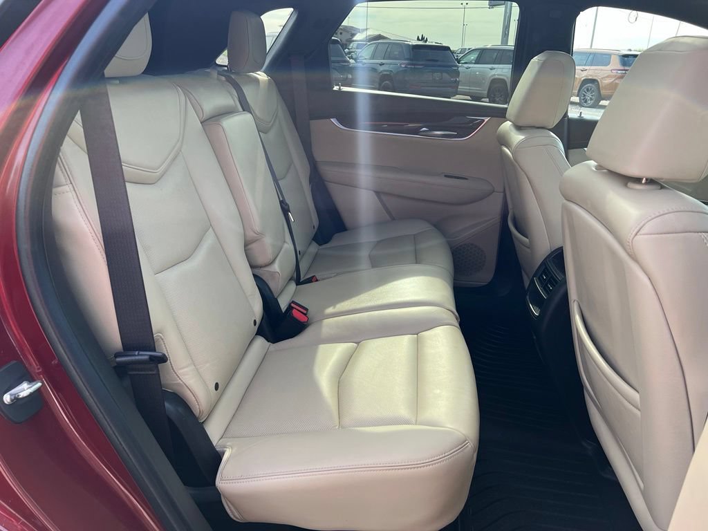 Used 2017 Cadillac XT5 Luxury w/ Driver Awareness Package FWD image 21