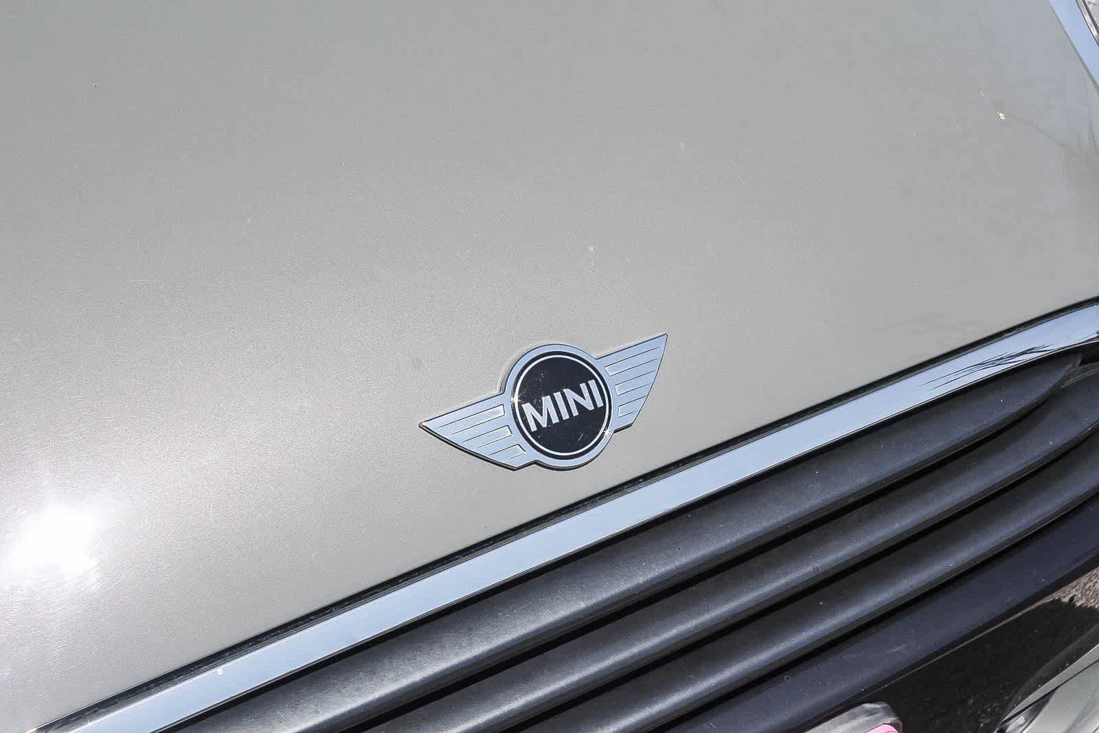 Used 2017 MINI Cooper 2-Door Hardtop image 16