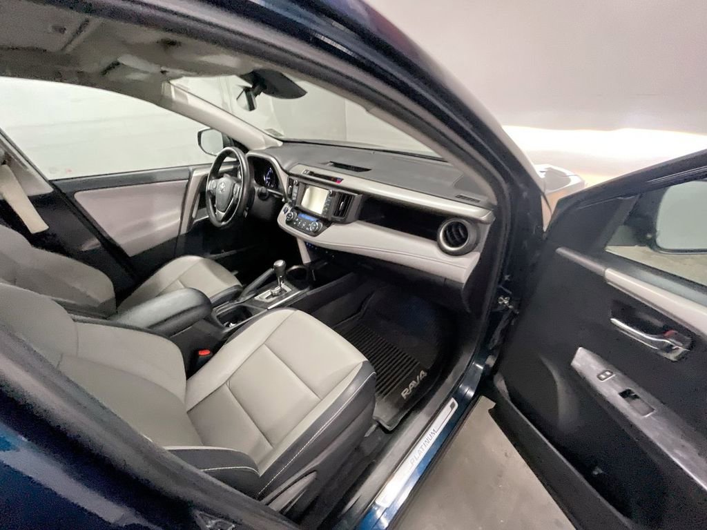 Used 2018 Toyota RAV4 Platinum image 28