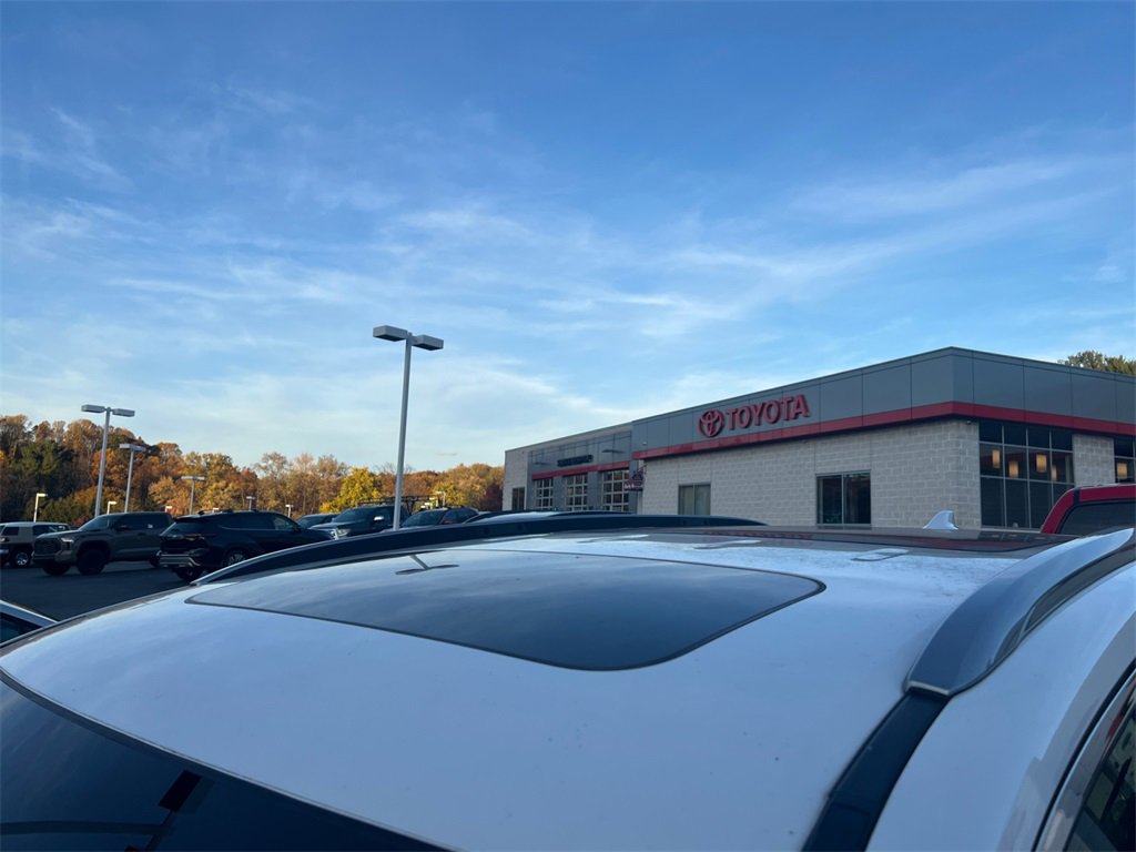 Used 2022 Honda Pilot Elite image 32