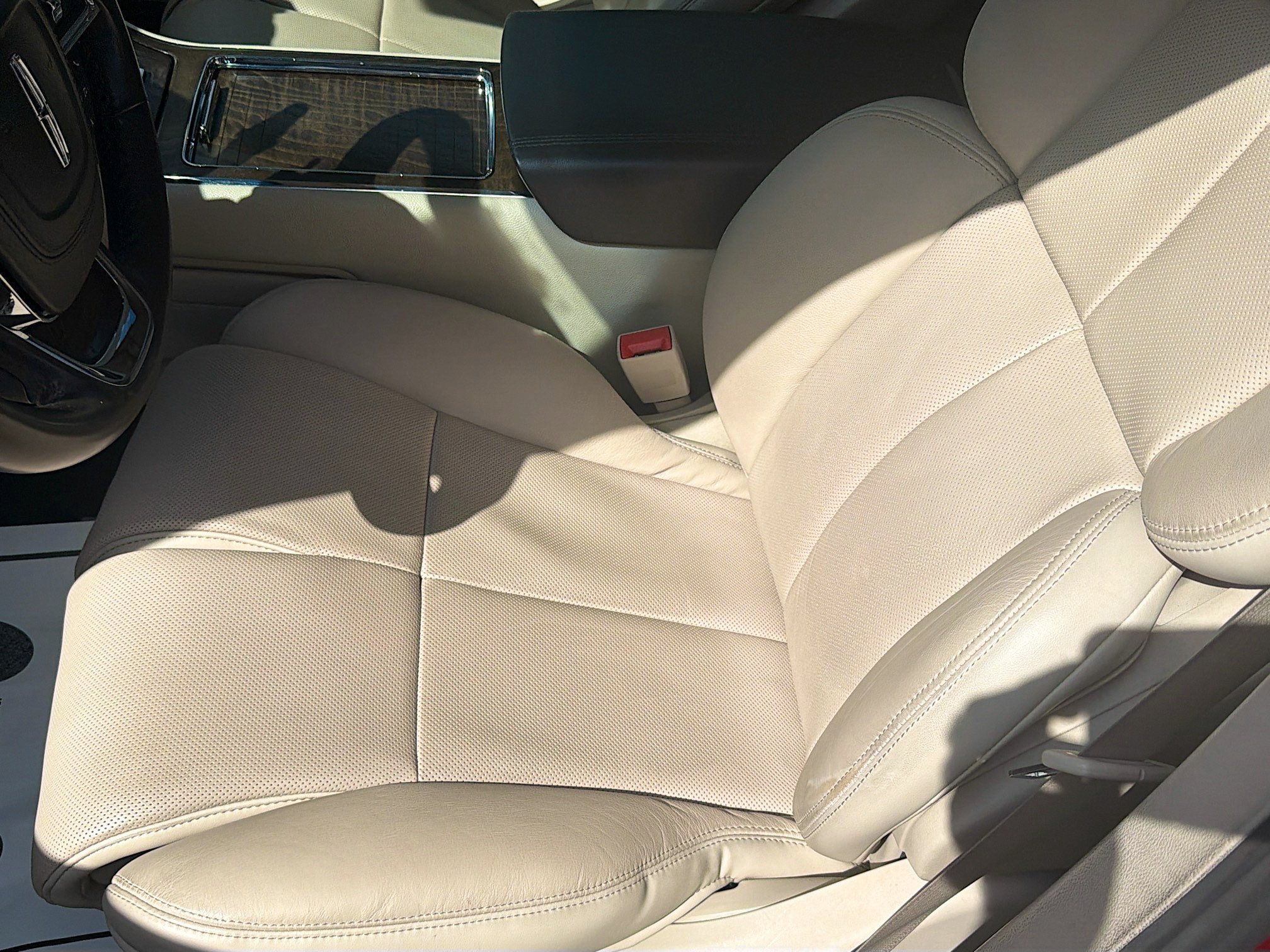 Used 2019 Lincoln Continental Select FWD image 19