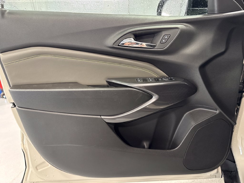 New 2026 Chevrolet Trax ACTIV w/ Sunroof Package FWD image 26
