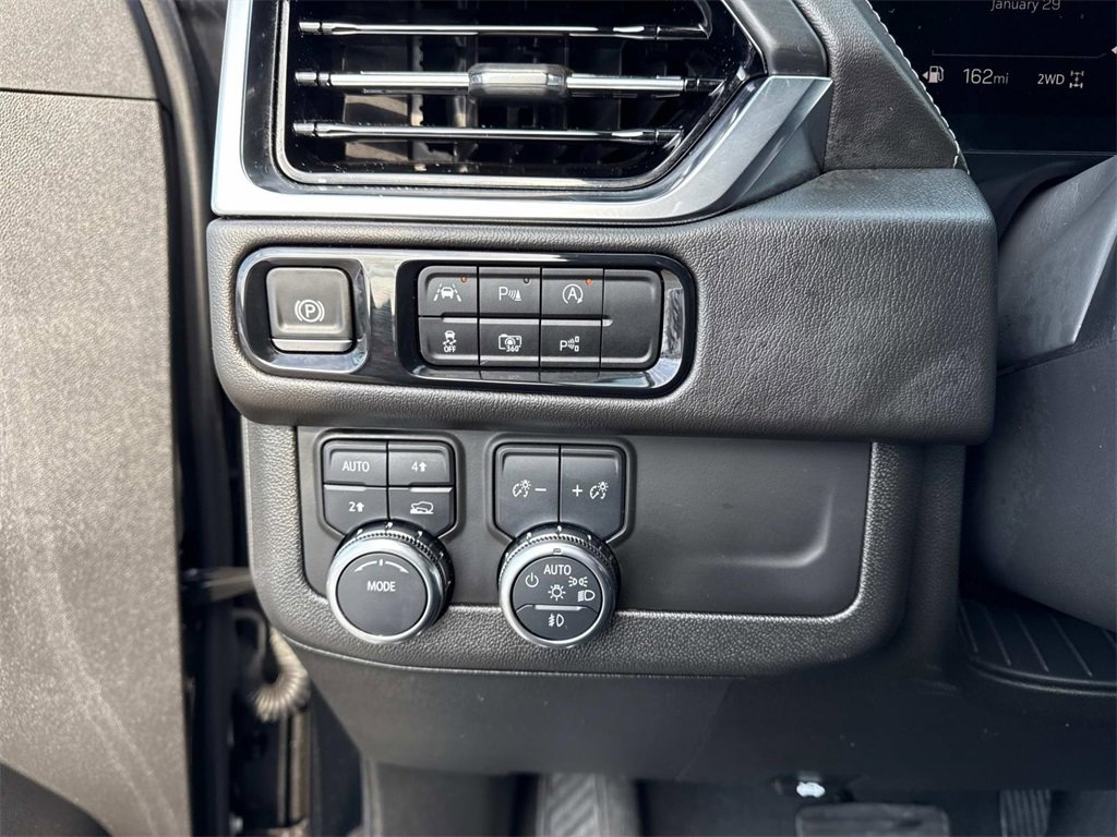 Used 2025 GMC Yukon Denali image 12