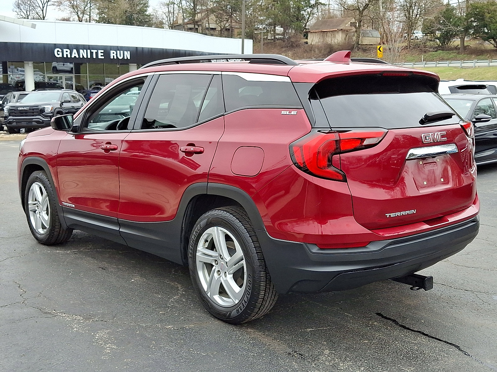 Used 2018 GMC Terrain SLE w/ Driver Convenience Package image 4