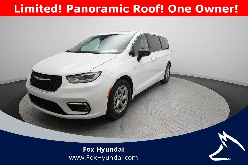 Used 2024 Chrysler Pacifica Limited image 1