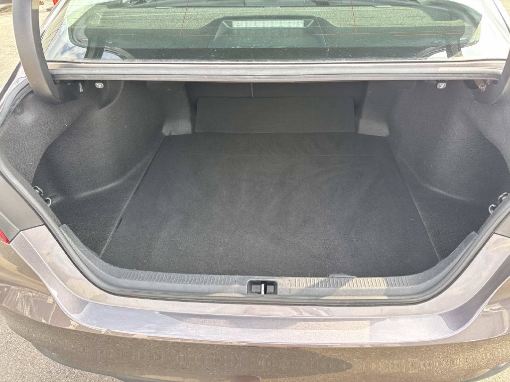 Used 2022 Toyota Camry LE w/ Convenience Package FWD image 12