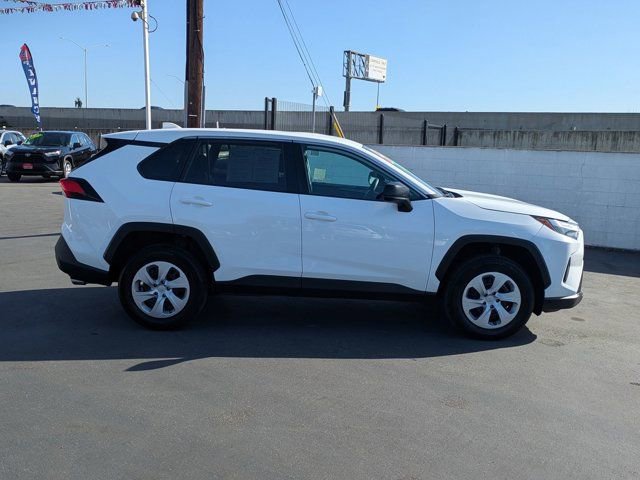 Used 2024 Toyota RAV4 LE image 4
