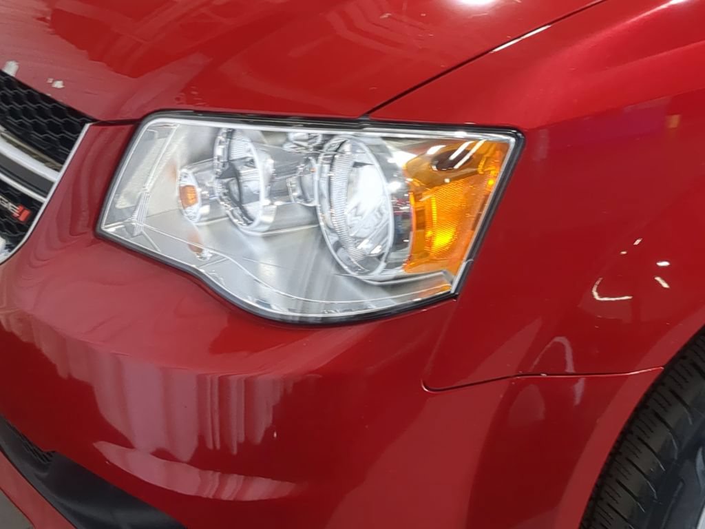 Used 2016 Dodge Grand Caravan American Value Package FWD image 13