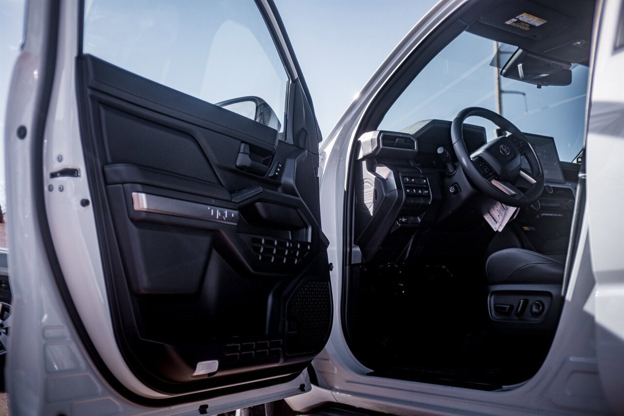 Used 2025 Toyota 4Runner TRD Off-Road Premium image 18