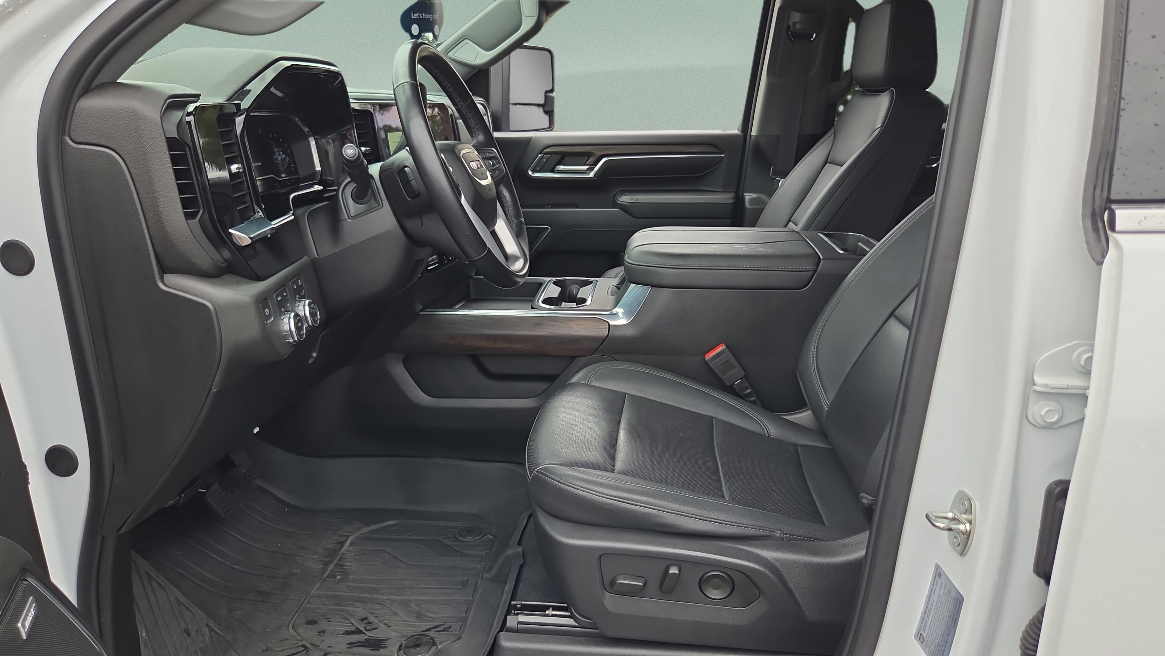 Used 2024 GMC Sierra 2500 SLT w/ SLT Premium Package AWD/4WD image 9