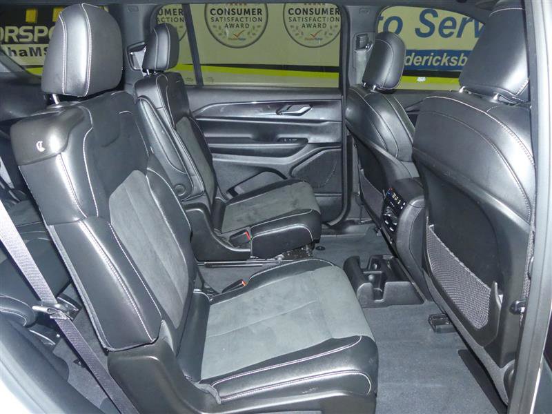 Used 2023 Jeep Grand Cherokee L Laredo image 22