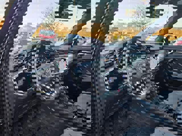 Used 2025 Audi Q3 2.0T Premium w/ Convenience Package image 2