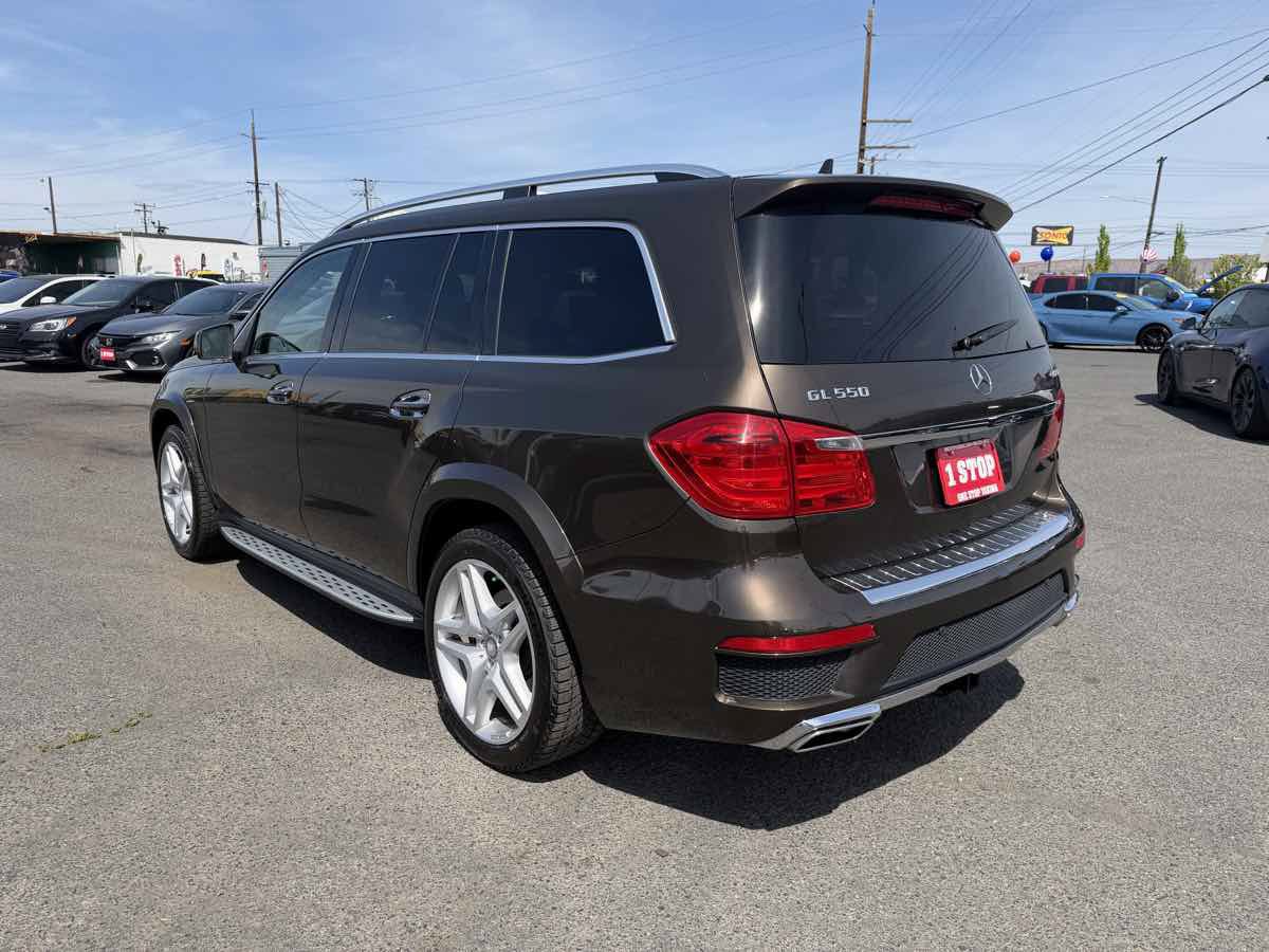 Used 2016 Mercedes-Benz GL 550 4MATIC image 5