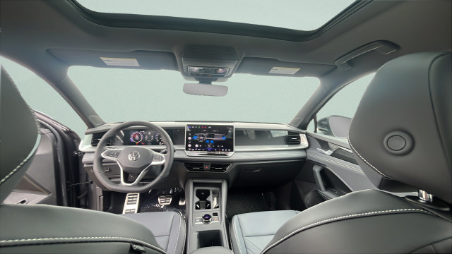 New 2026 Volkswagen Tiguan SE R-Line AWD/4WD image 24