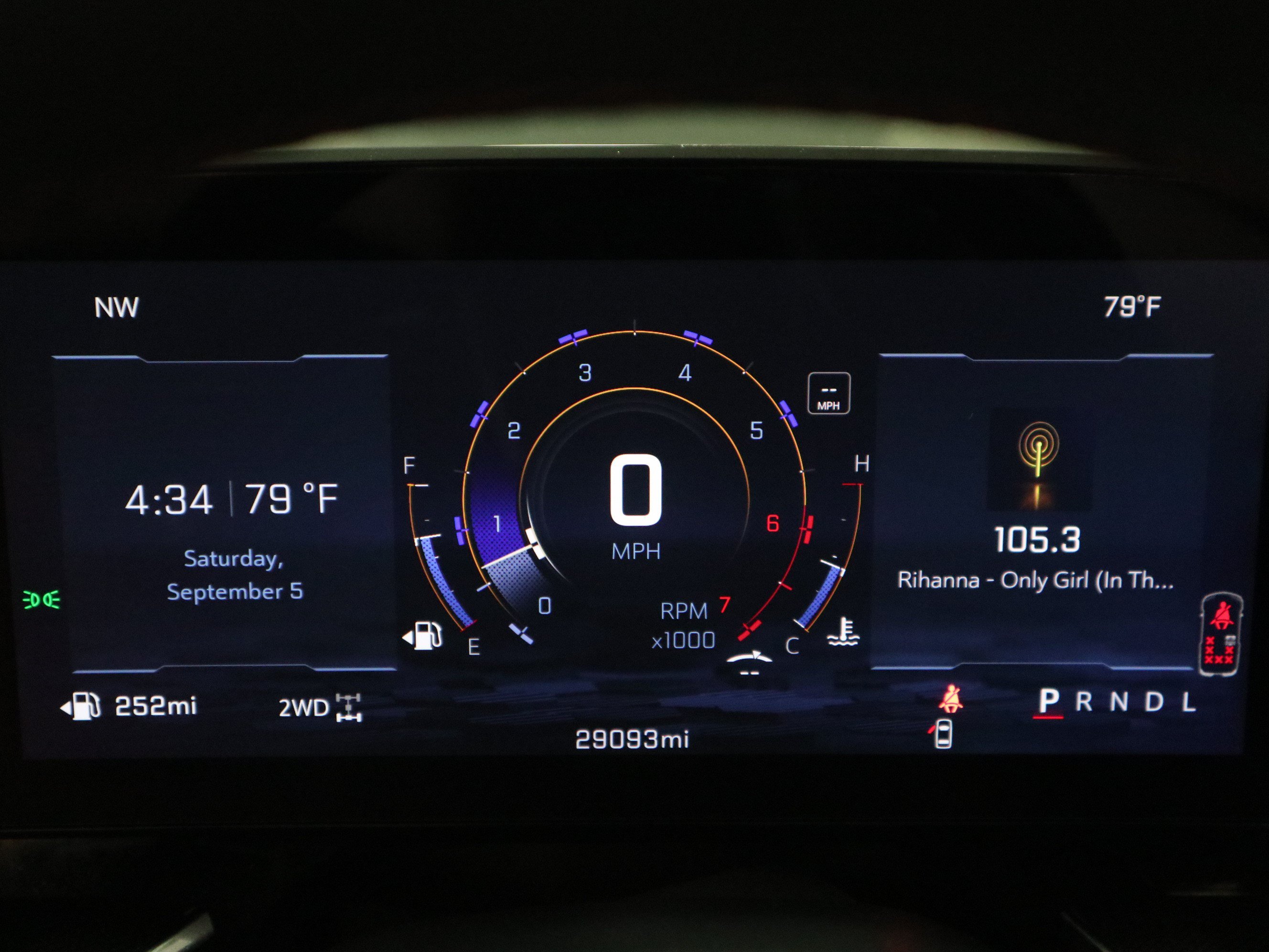 Used 2025 Chevrolet Suburban RST w/ RST Capability Package AWD/4WD image 15