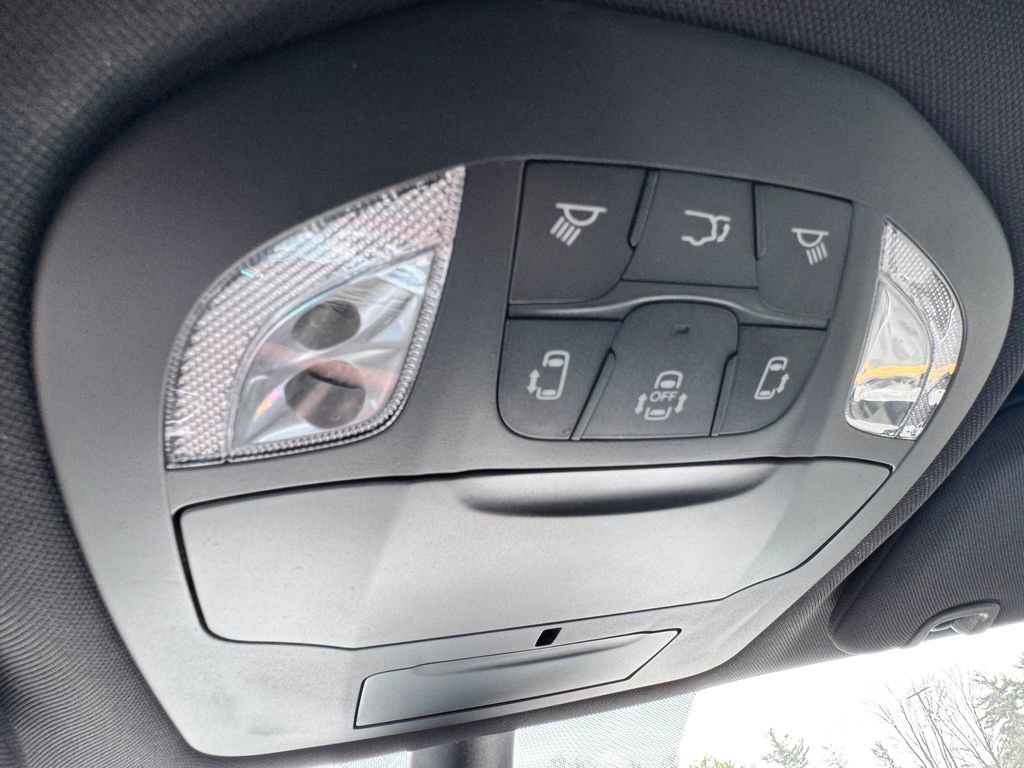 New 2026 Chrysler Pacifica Select FWD image 23