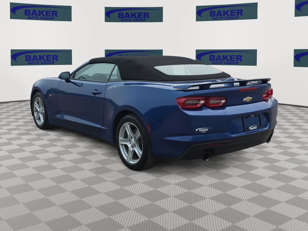 Used 2021 Chevrolet Camaro LT RWD image 7