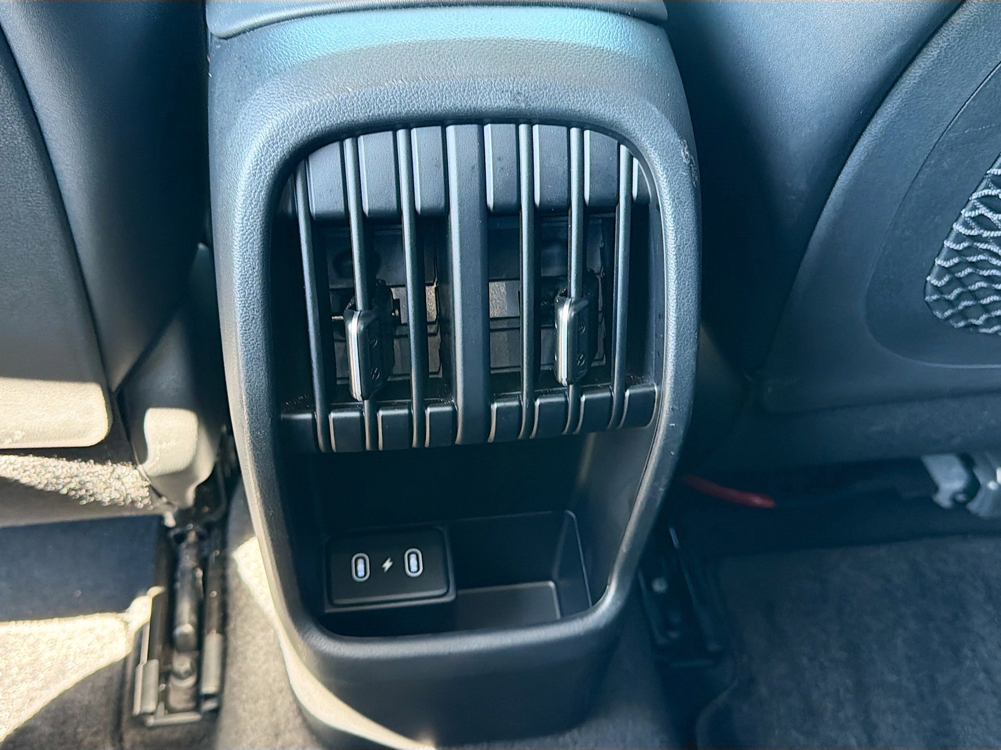 Used 2024 Hyundai Kona Limited image 20