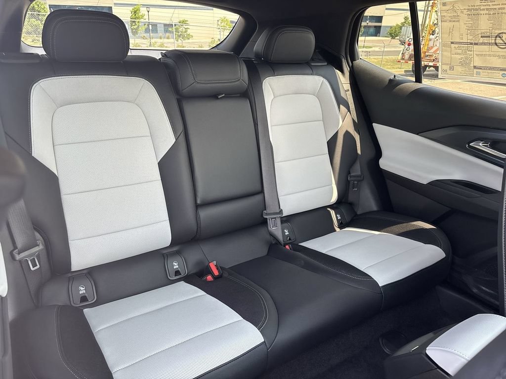 New 2026 Chevrolet Equinox EV LT w/ Convenience Package II AWD/4WD image 27