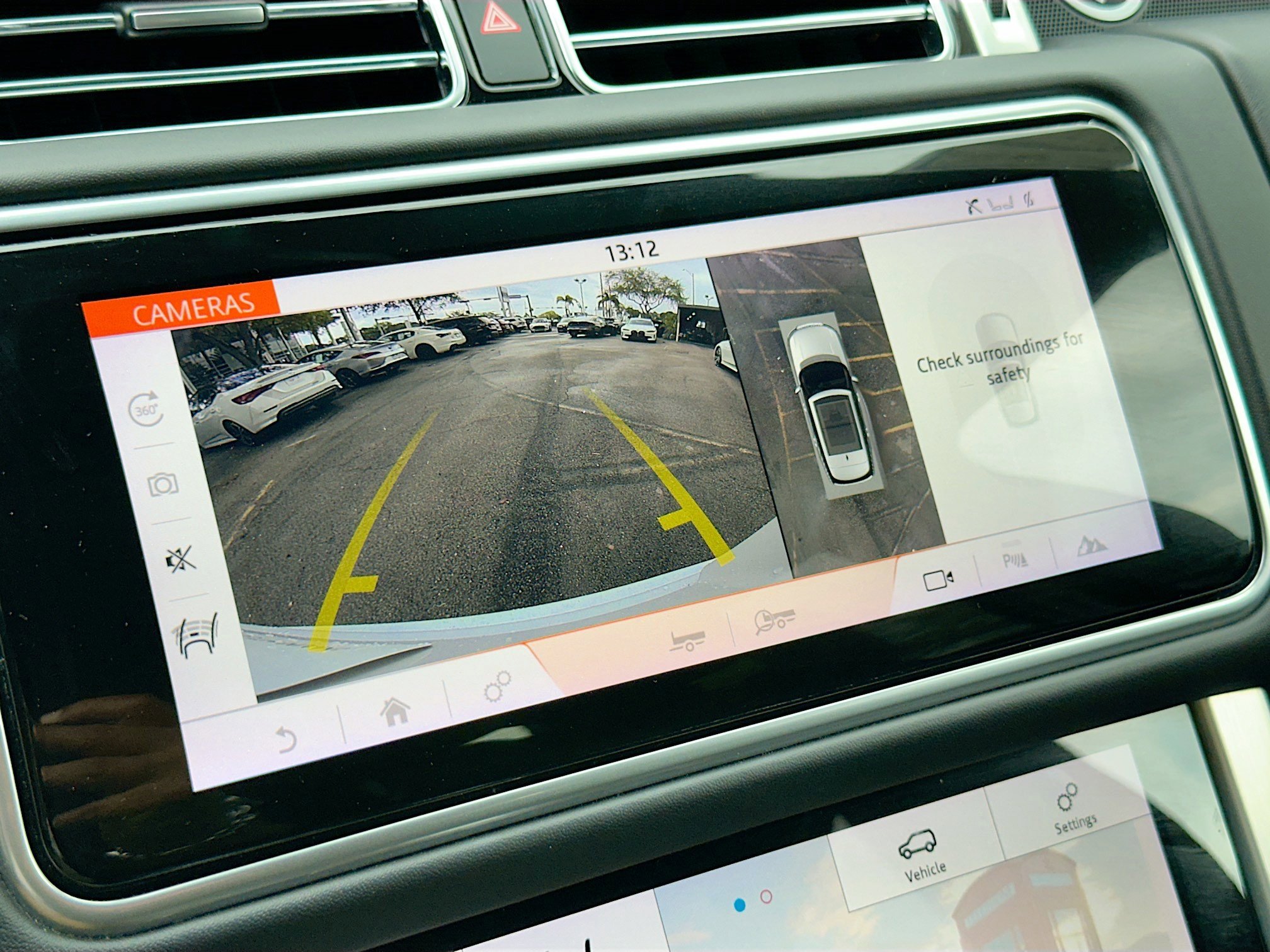 Used 2020 Land Rover Range Rover Long Wheelbase HSE image 13