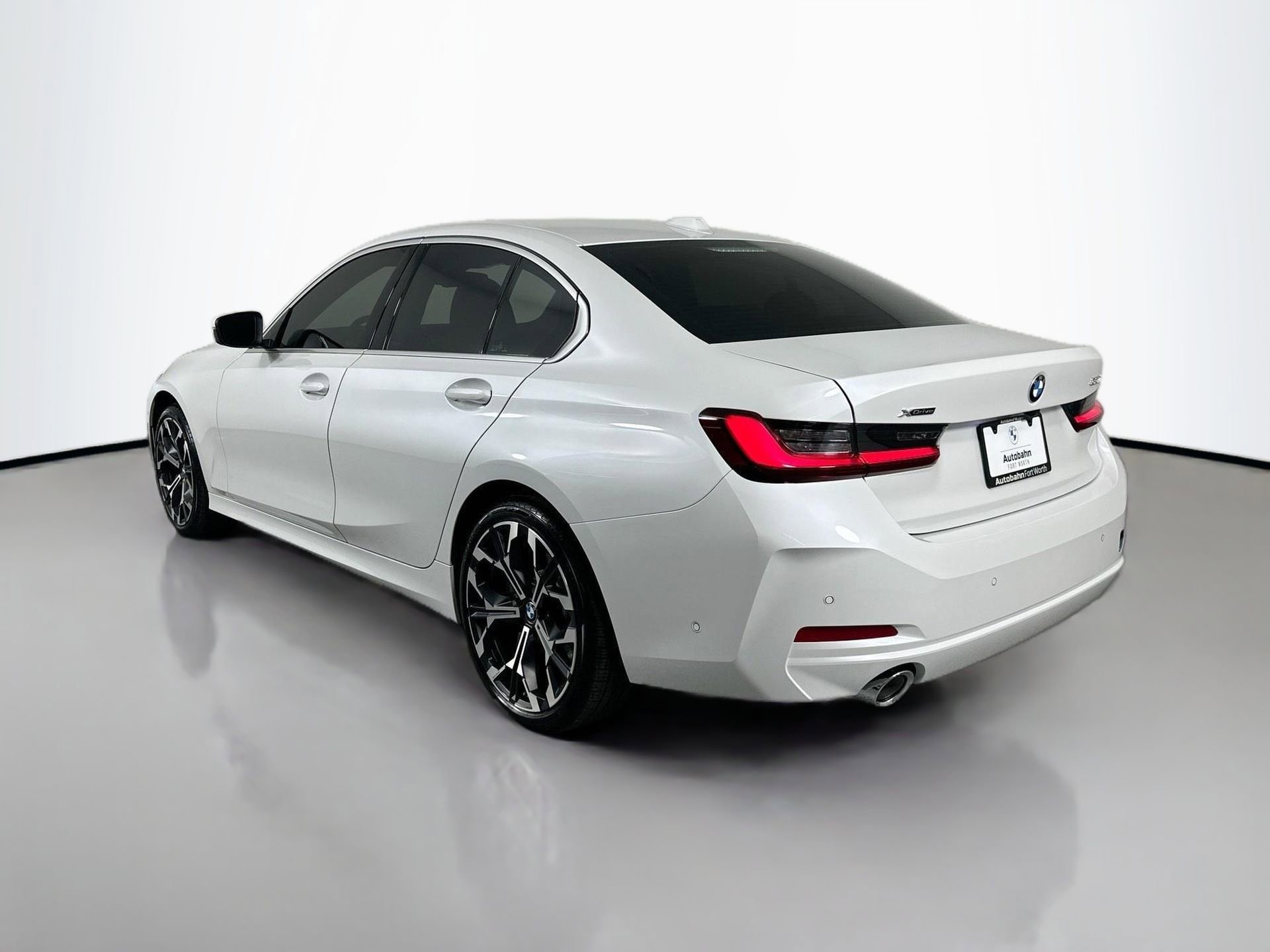 Used 2026 BMW 330i xDrive Sedan w/ Premium Package image 7