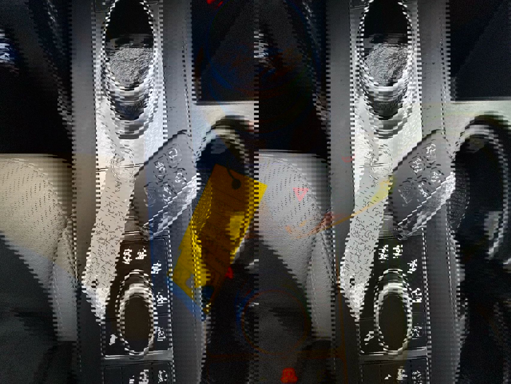 Used 2017 Land Rover Discovery SE image 39