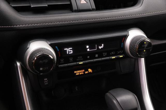 Certified 2022 Toyota RAV4 LE AWD/4WD image 17