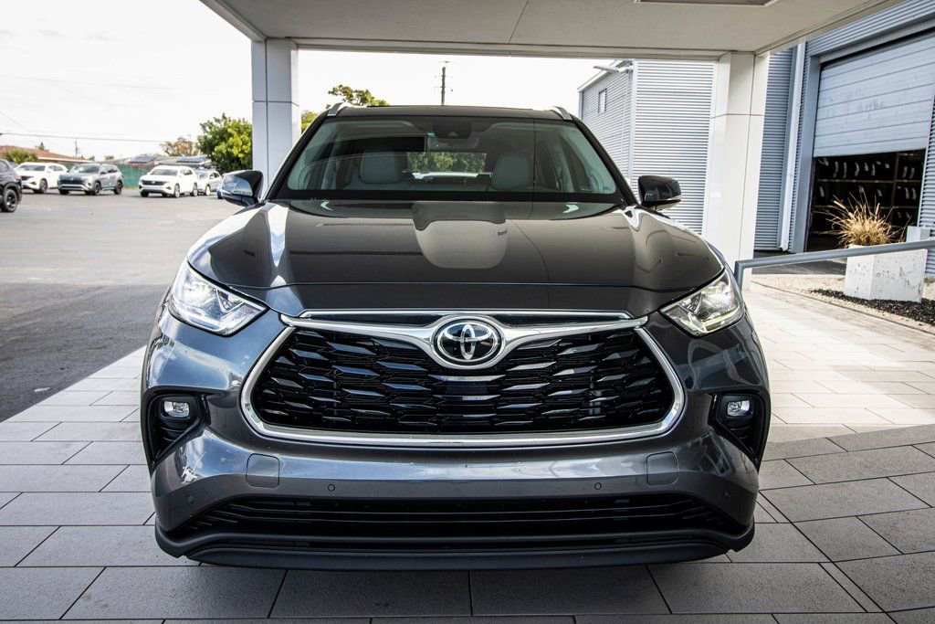Used 2023 Toyota Highlander Limited image 7