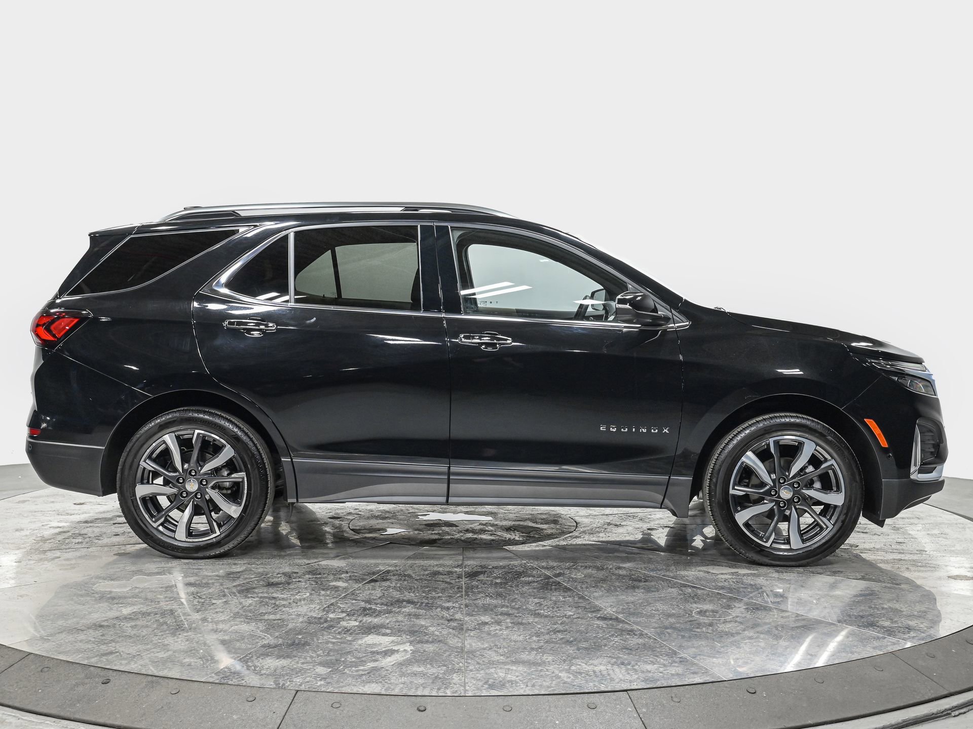 Used 2023 Chevrolet Equinox Premier image 8