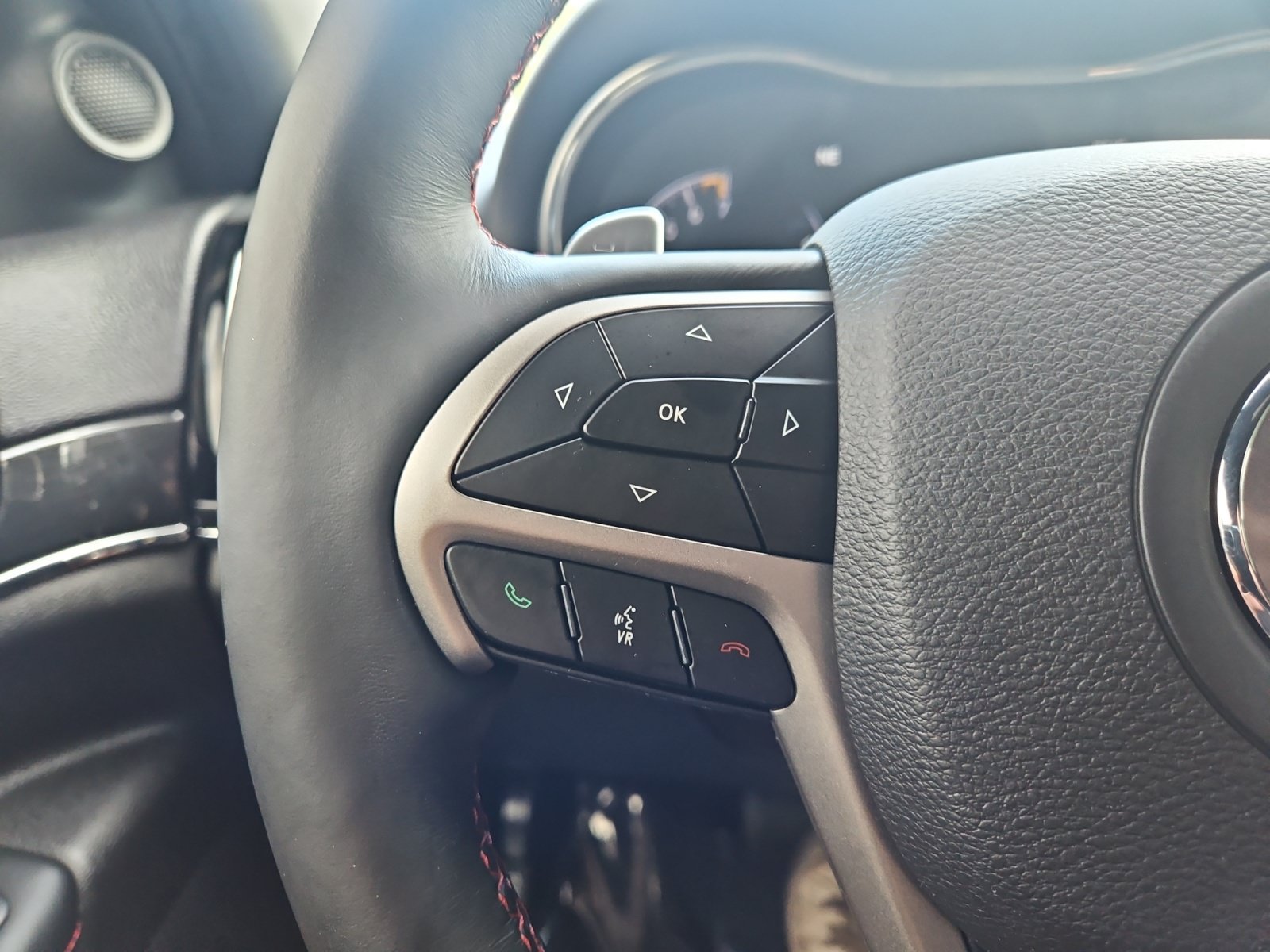 Used 2019 Jeep Grand Cherokee Trailhawk AWD/4WD image 30