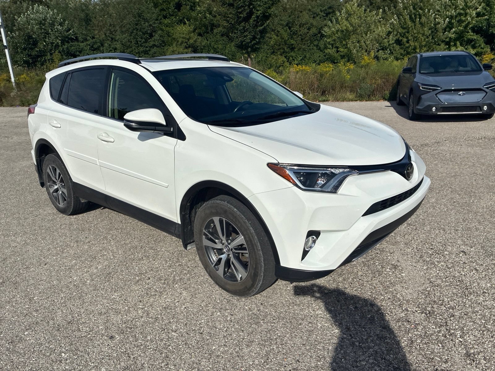 Used 2018 Toyota RAV4 XLE AWD/4WD image 10