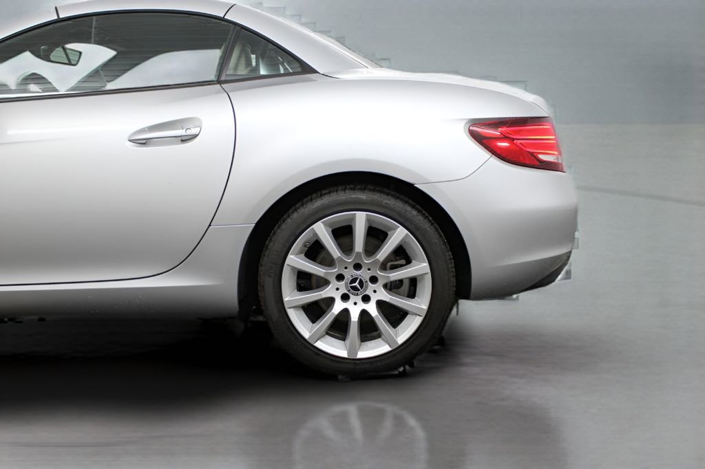 Used 2019 Mercedes-Benz SLC 300 image 36