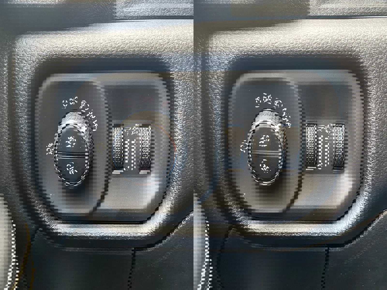 New 2025 RAM 2500 Laramie image 33