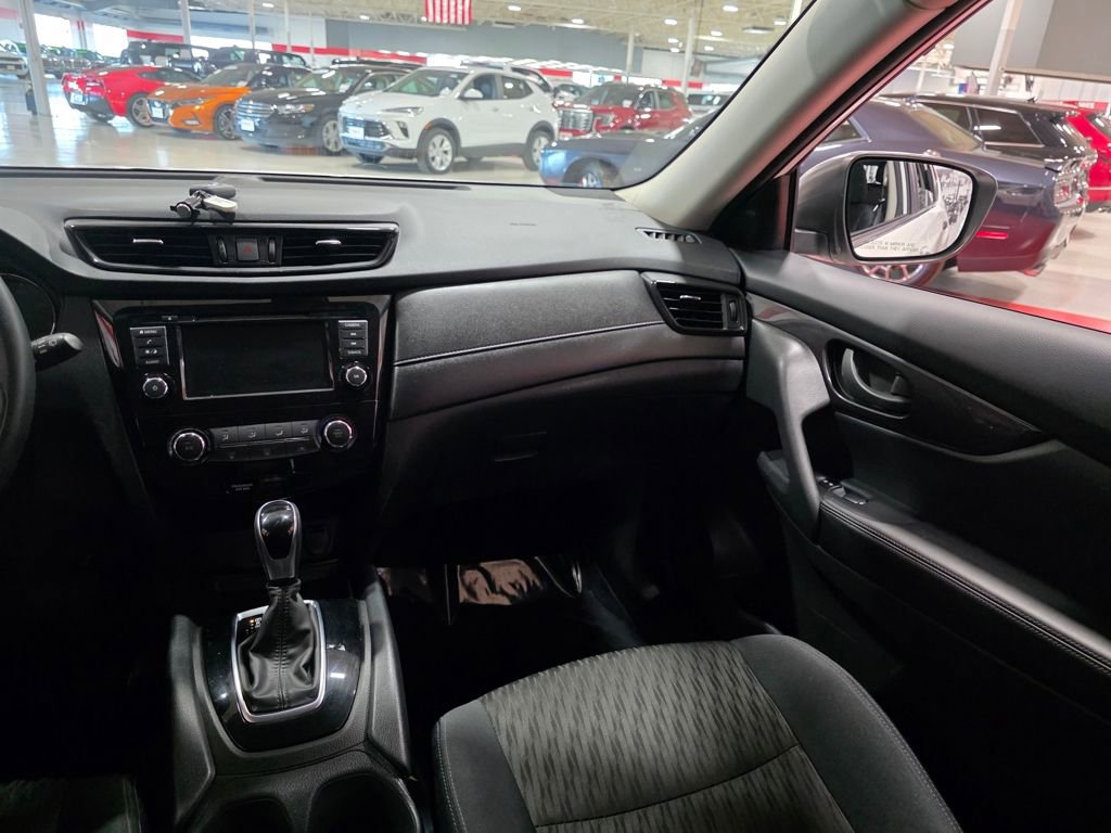 Used 2019 Nissan Rogue S image 16