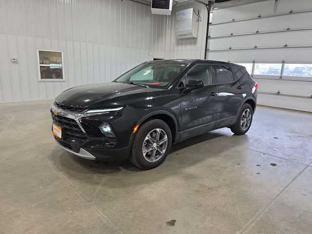 Used 2025 Chevrolet Blazer LT AWD/4WD image 4