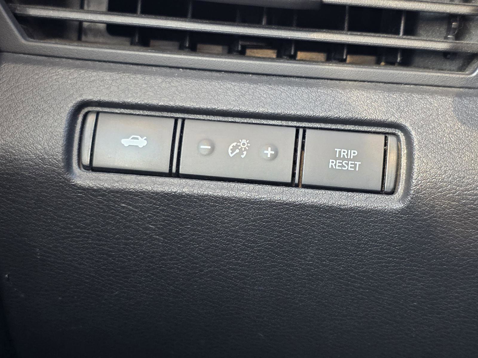 Used 2022 Nissan Altima 2.5 SR image 11