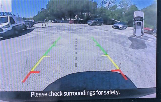 Used 2022 Ford Explorer XLT w/ Class IV Trailer Tow Package AWD/4WD image 12