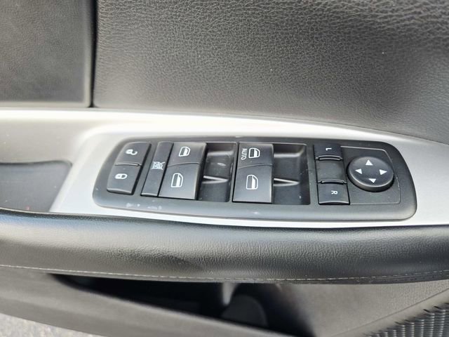 Used 2014 Dodge Journey SXT w/ Flexible Seating Group image 28