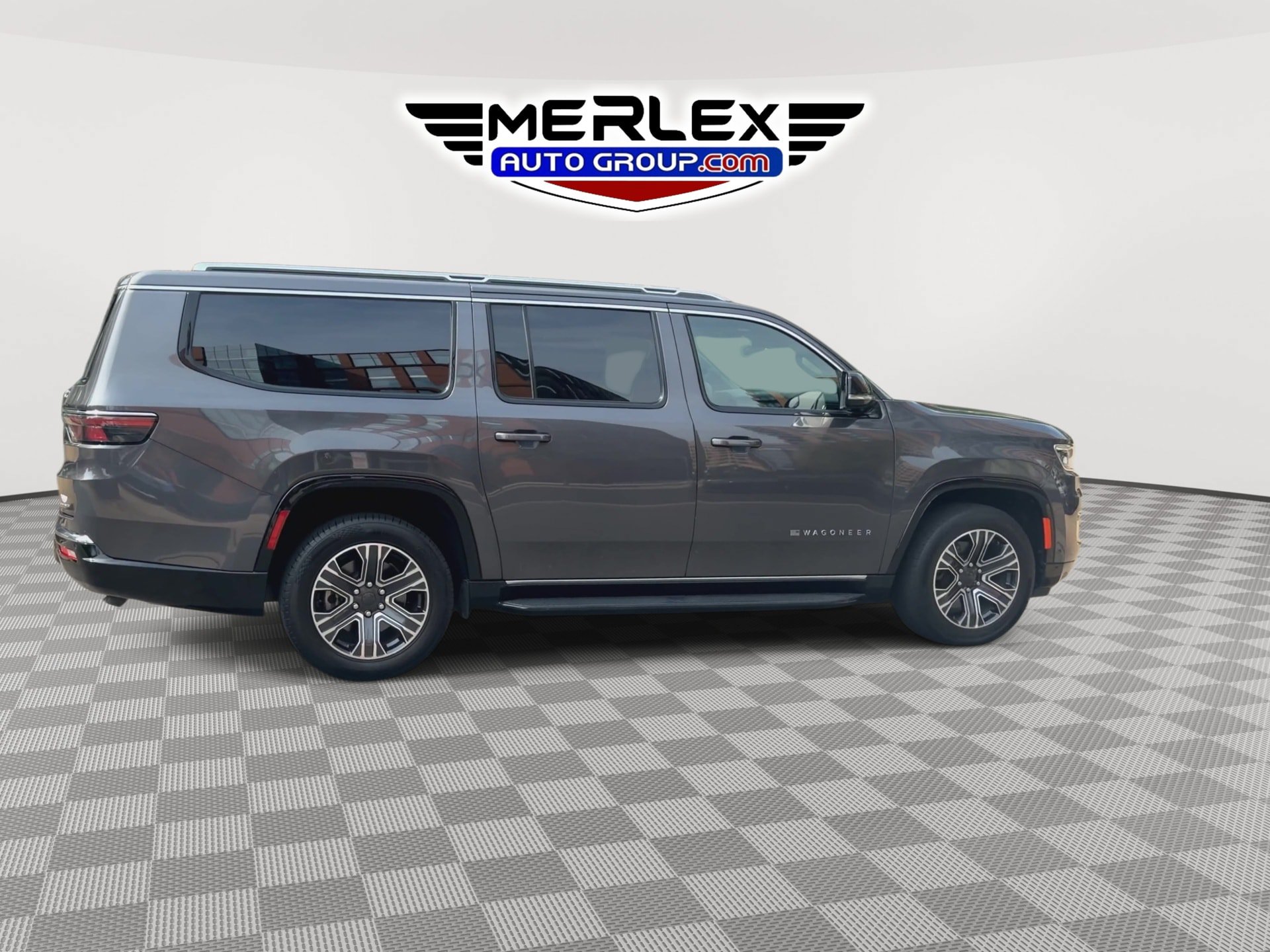 Used 2024 Jeep Wagoneer L Series II w/ Flexible Seating Group AWD/4WD image 9