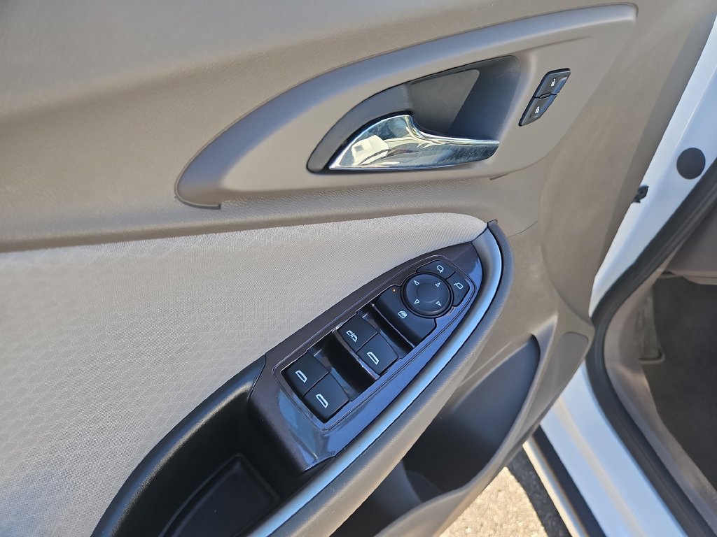 Used 2025 Chevrolet Malibu LT FWD image 24